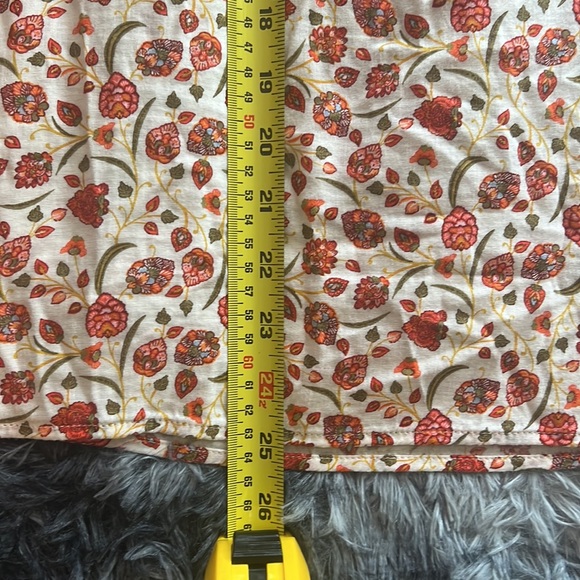 Old Navy Long Sleeve Floral Top‎ - Picture 11 of 12